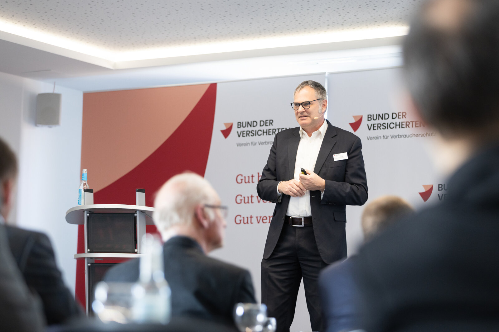 Das Bild zeigt Lars Gatschke, Referent Team Finanzmarkt, Verbraucherzentrale Bundesverband e.V. | © Valeska Achenbach